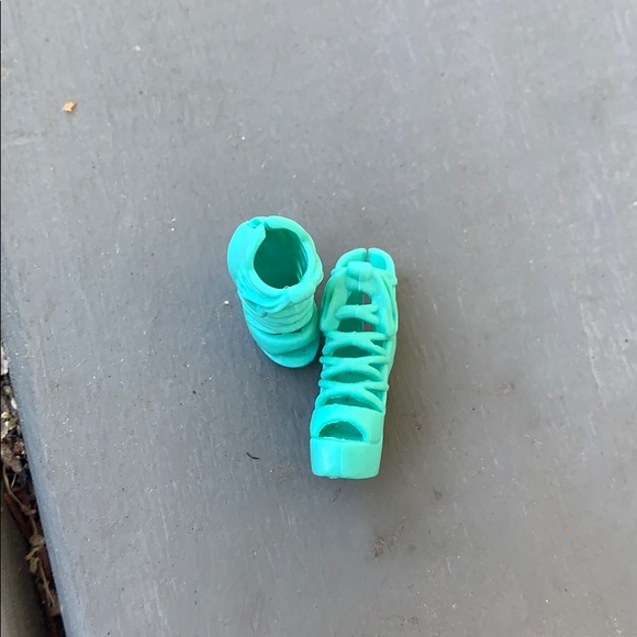 Greenish blue Barbie heels - Picture 3 of 6